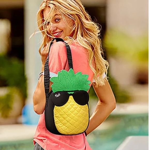PINK Victoria's Secret Handbags - ||| VS PINK ||| Pineapple lunch bag